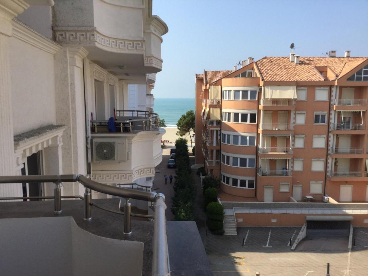 Kk Fafa Apartments Golem  Exterior foto